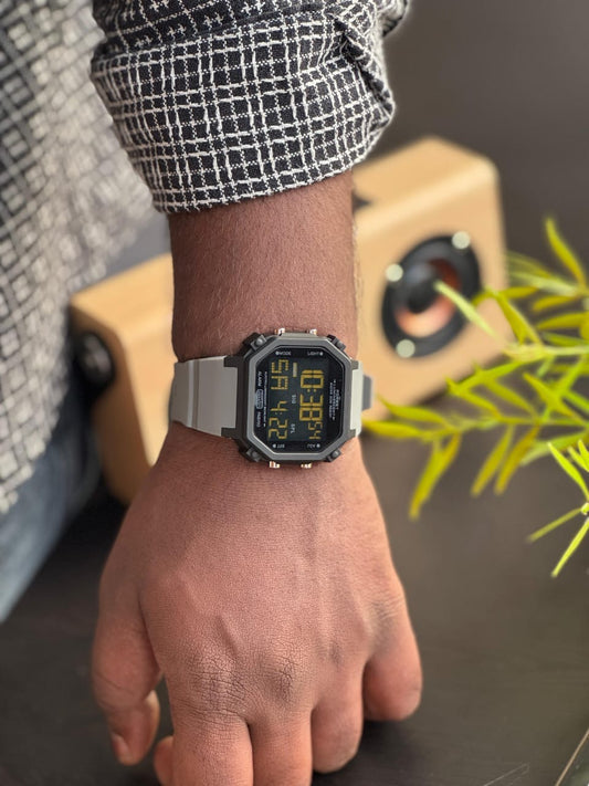 Digital watch